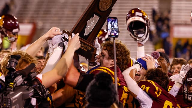 Loyola Academy wins 2023 Illinois 8A football championship